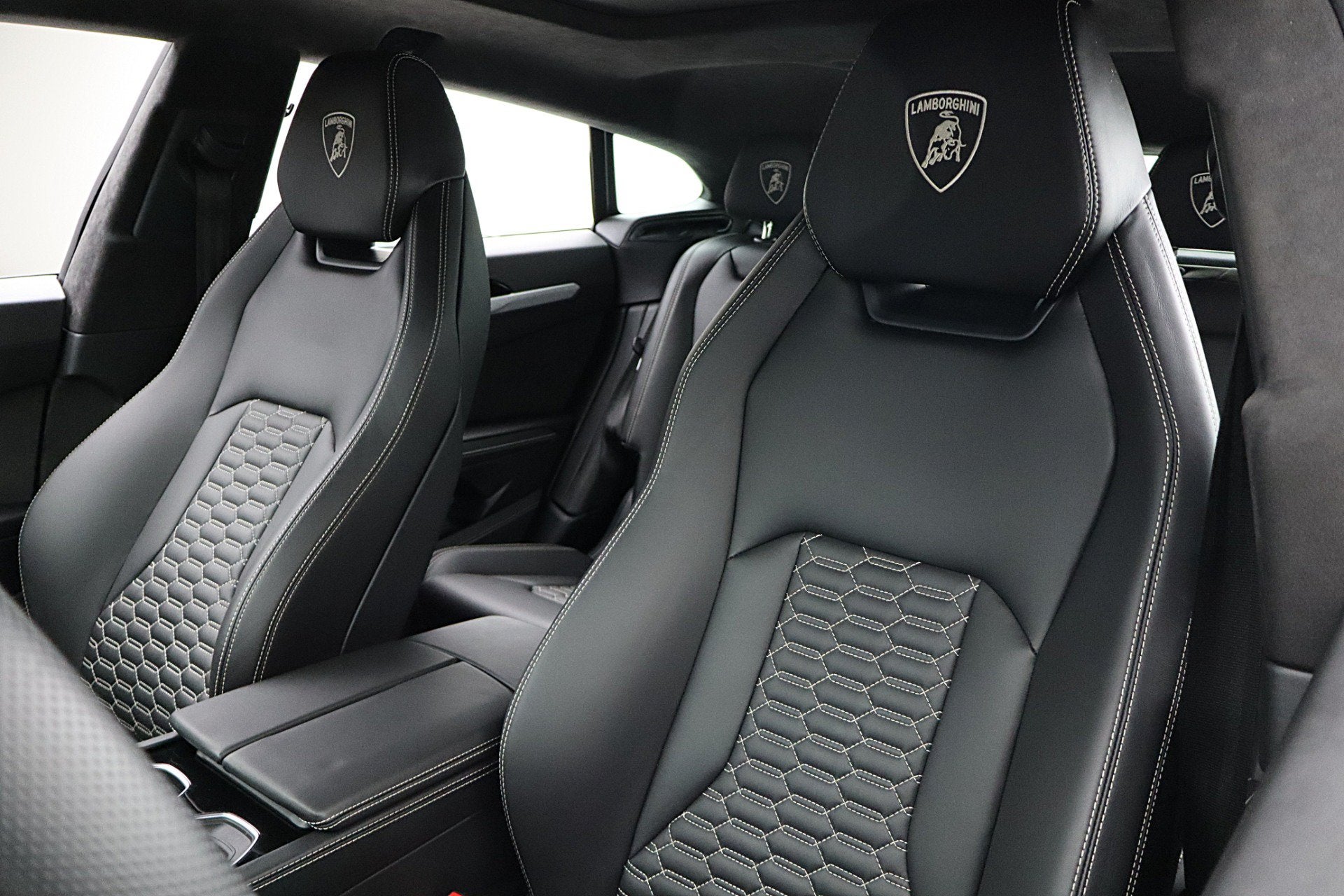 2020 Lamborghini Urus /SELEZIONE PRE-OWNED CERTIFIED