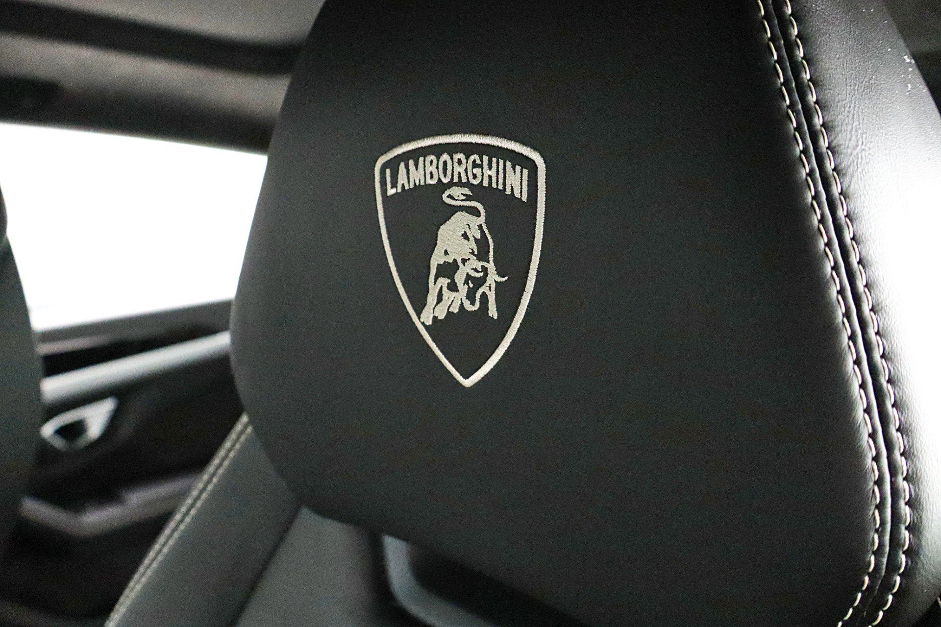 2020 Lamborghini Urus /SELEZIONE PRE-OWNED CERTIFIED