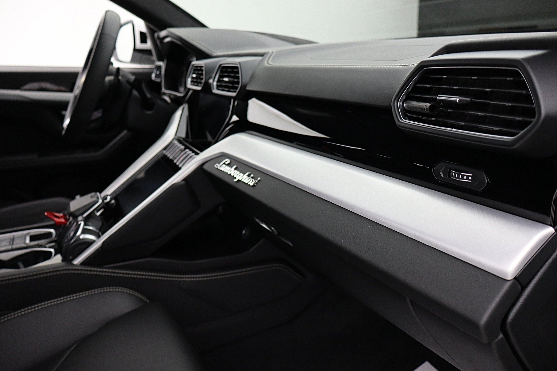 2020 Lamborghini Urus /SELEZIONE PRE-OWNED CERTIFIED