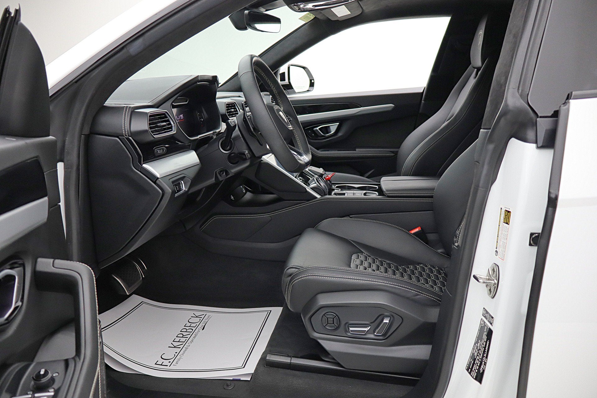 2020 Lamborghini Urus /SELEZIONE PRE-OWNED CERTIFIED