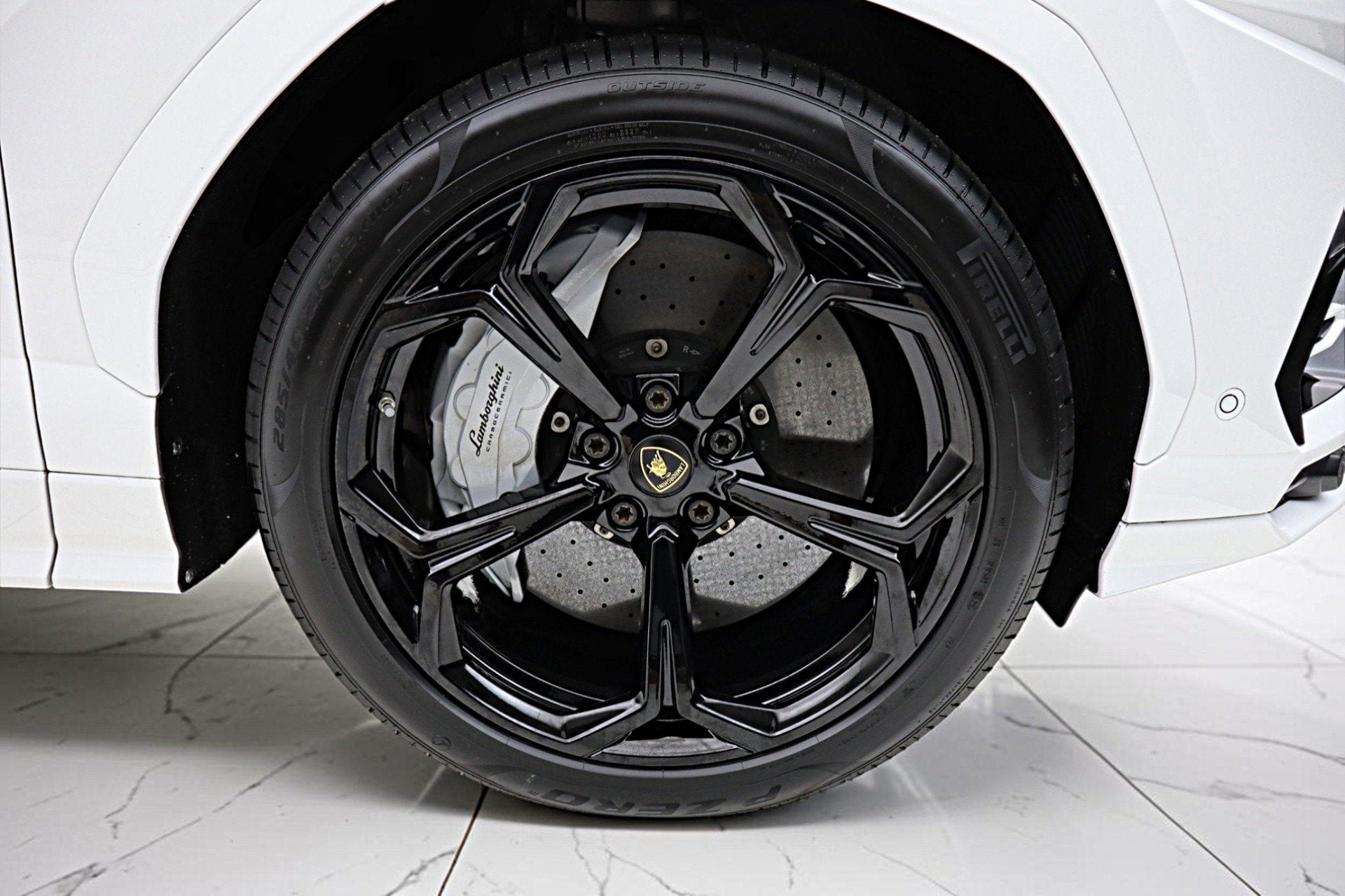 2020 Lamborghini Urus /SELEZIONE PRE-OWNED CERTIFIED