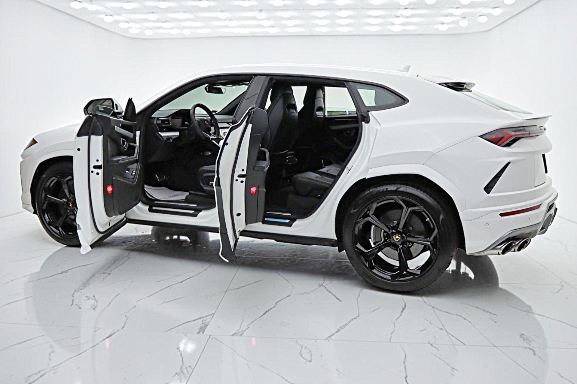 2020 Lamborghini Urus /SELEZIONE PRE-OWNED CERTIFIED