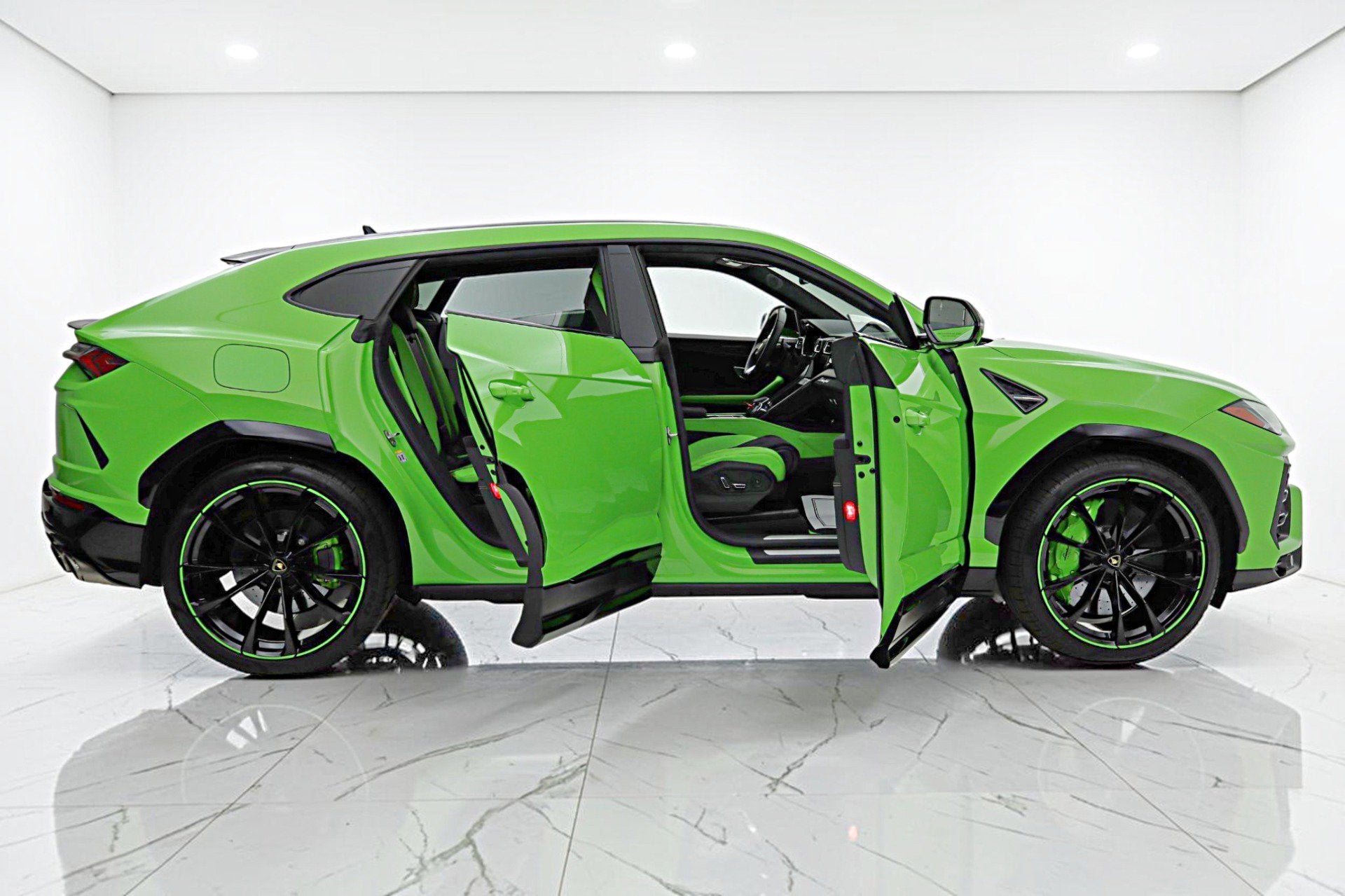2021 Lamborghini Urus Urus SELEZIONE PRE-OWNED CERTIFIED