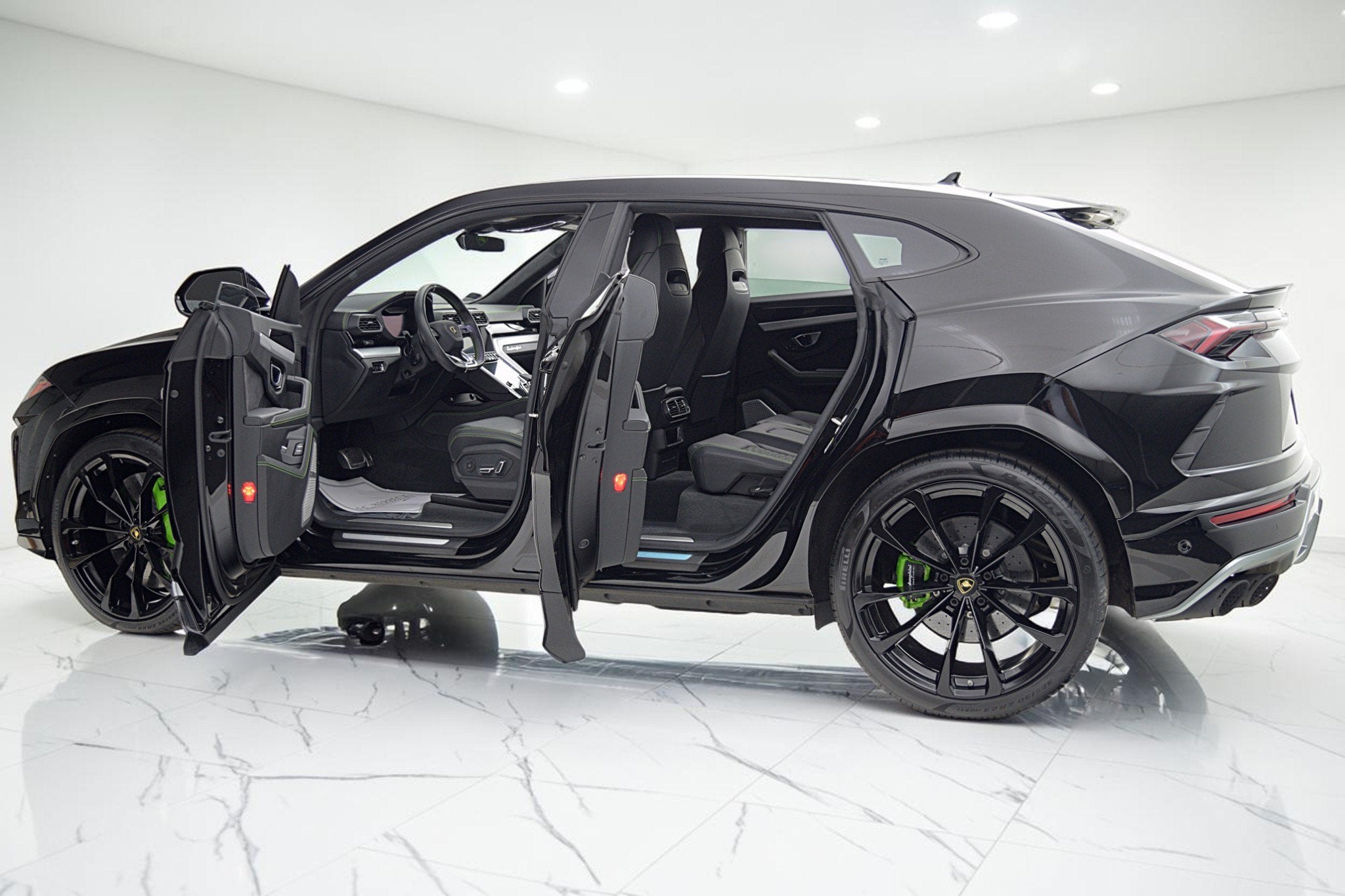 2019 Lamborghini Urus SELEZIONE PRE-OWNED CERTIFIED