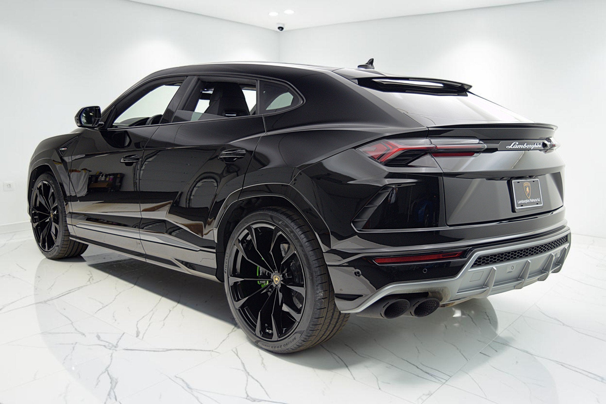 2019 Lamborghini Urus SELEZIONE PRE-OWNED CERTIFIED