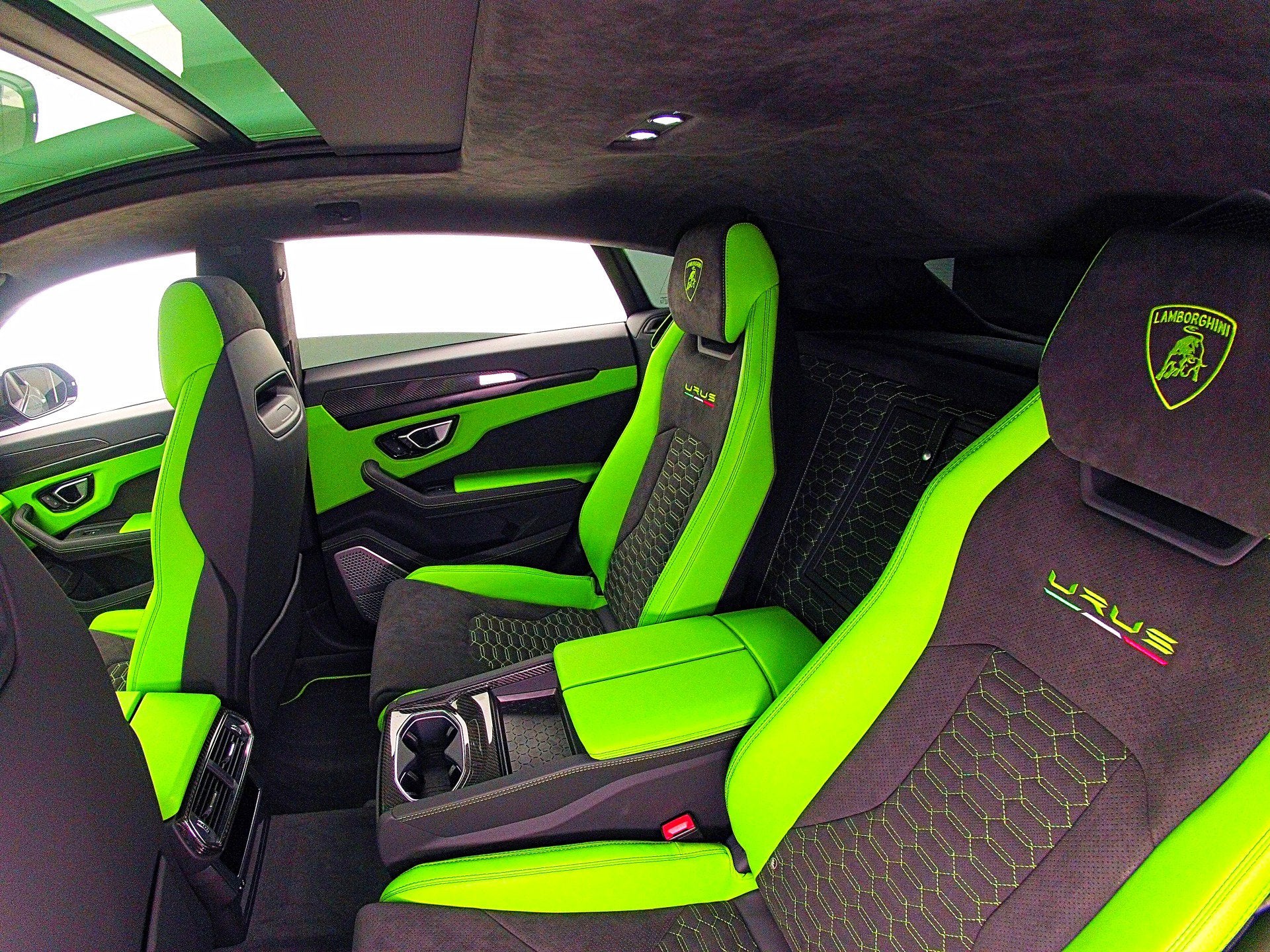 2022 Lamborghini Urus SELEZIONE PRE-OWNED CERTIFIED