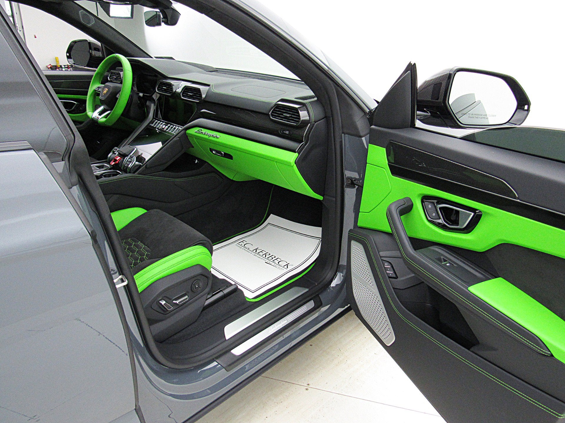 2022 Lamborghini Urus SELEZIONE PRE-OWNED CERTIFIED