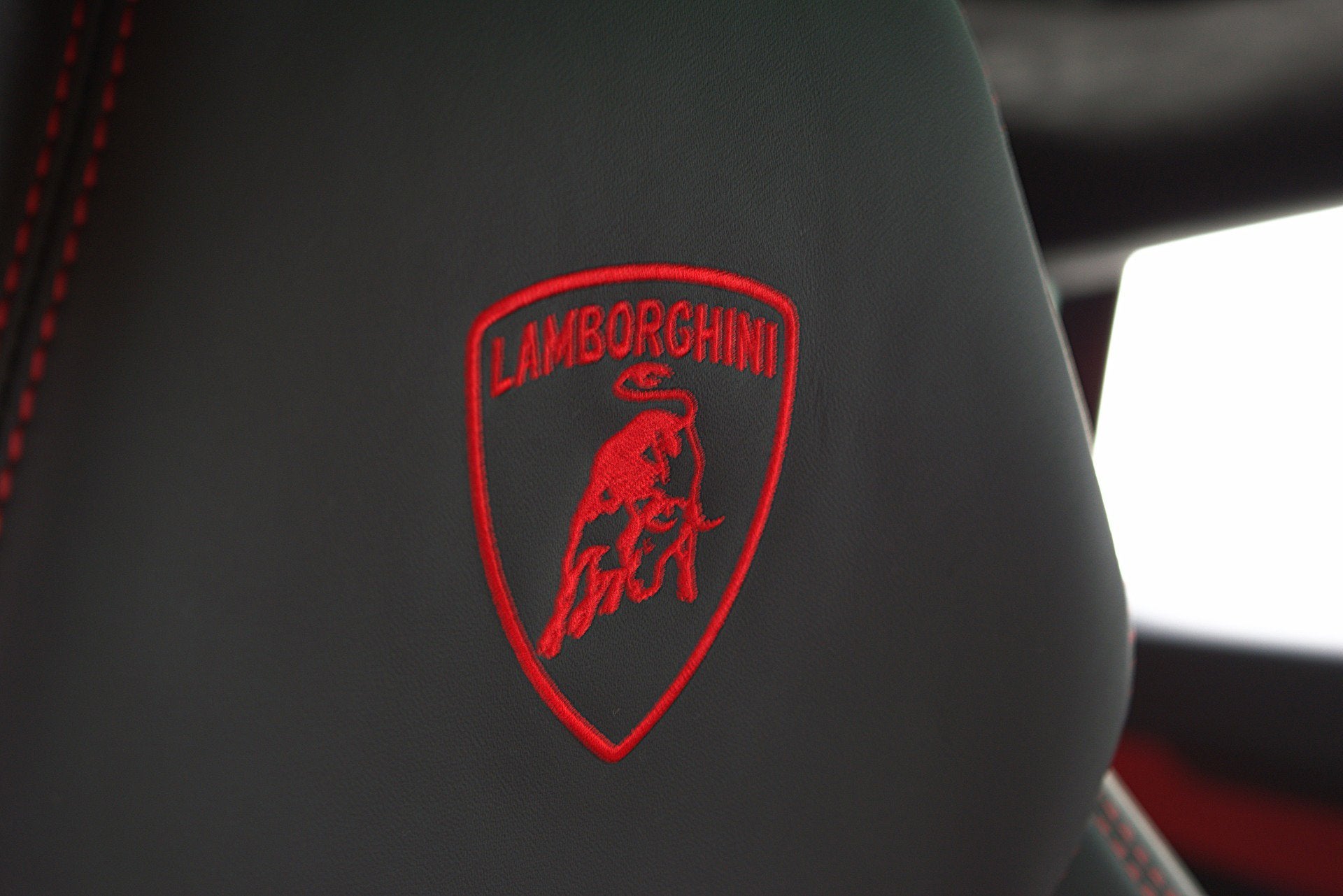 2022 Lamborghini Urus /SELEZIONE PRE-OWNED CERTIFIED