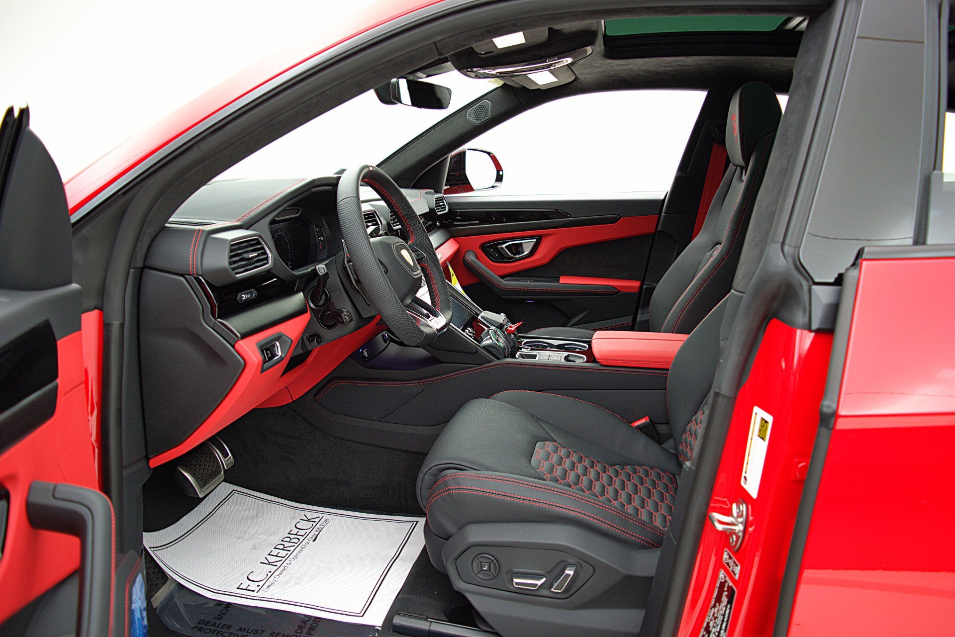 2022 Lamborghini Urus /SELEZIONE PRE-OWNED CERTIFIED