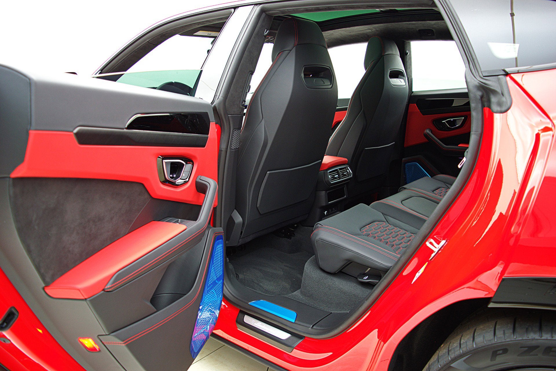 2022 Lamborghini Urus /SELEZIONE PRE-OWNED CERTIFIED