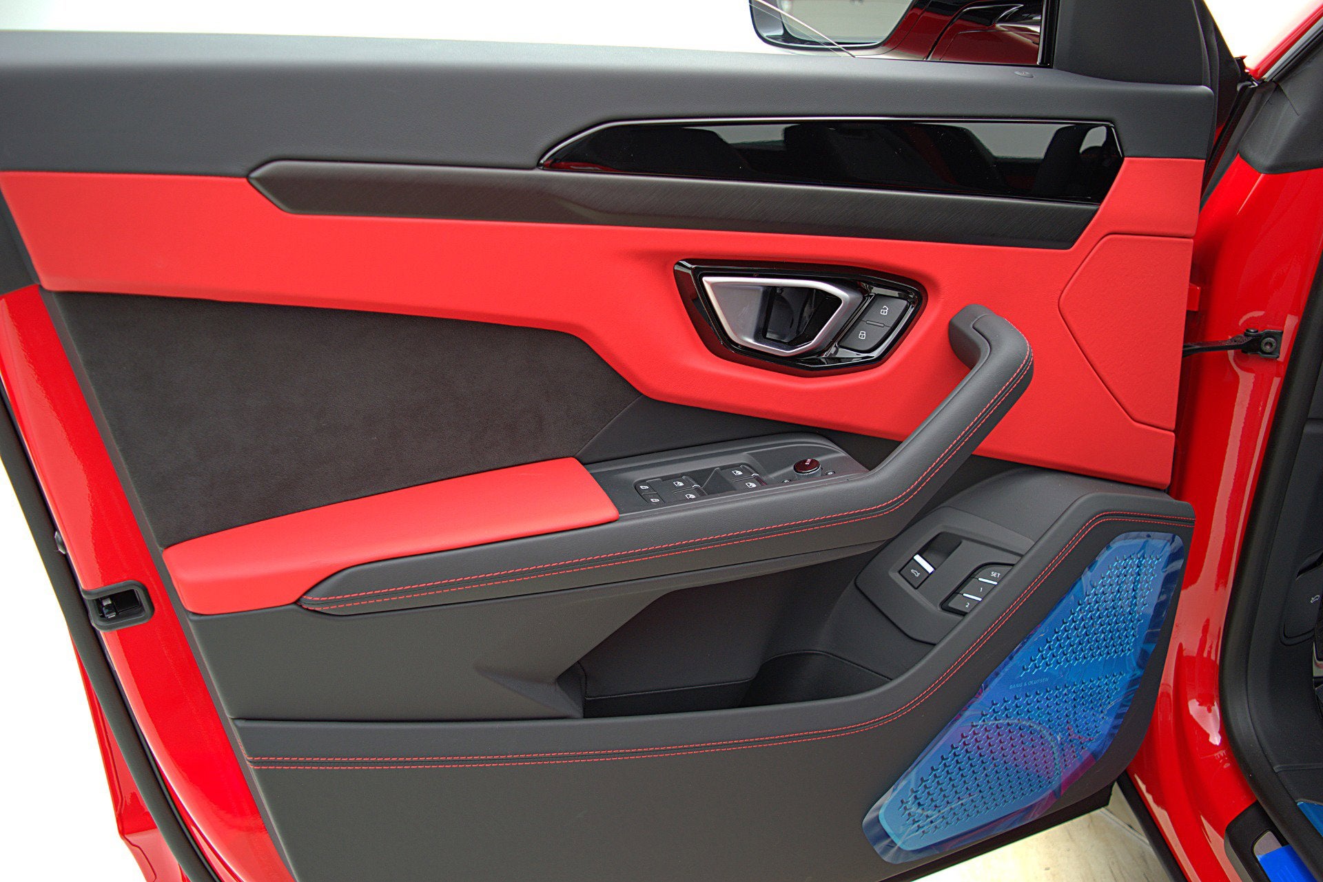 2022 Lamborghini Urus /SELEZIONE PRE-OWNED CERTIFIED