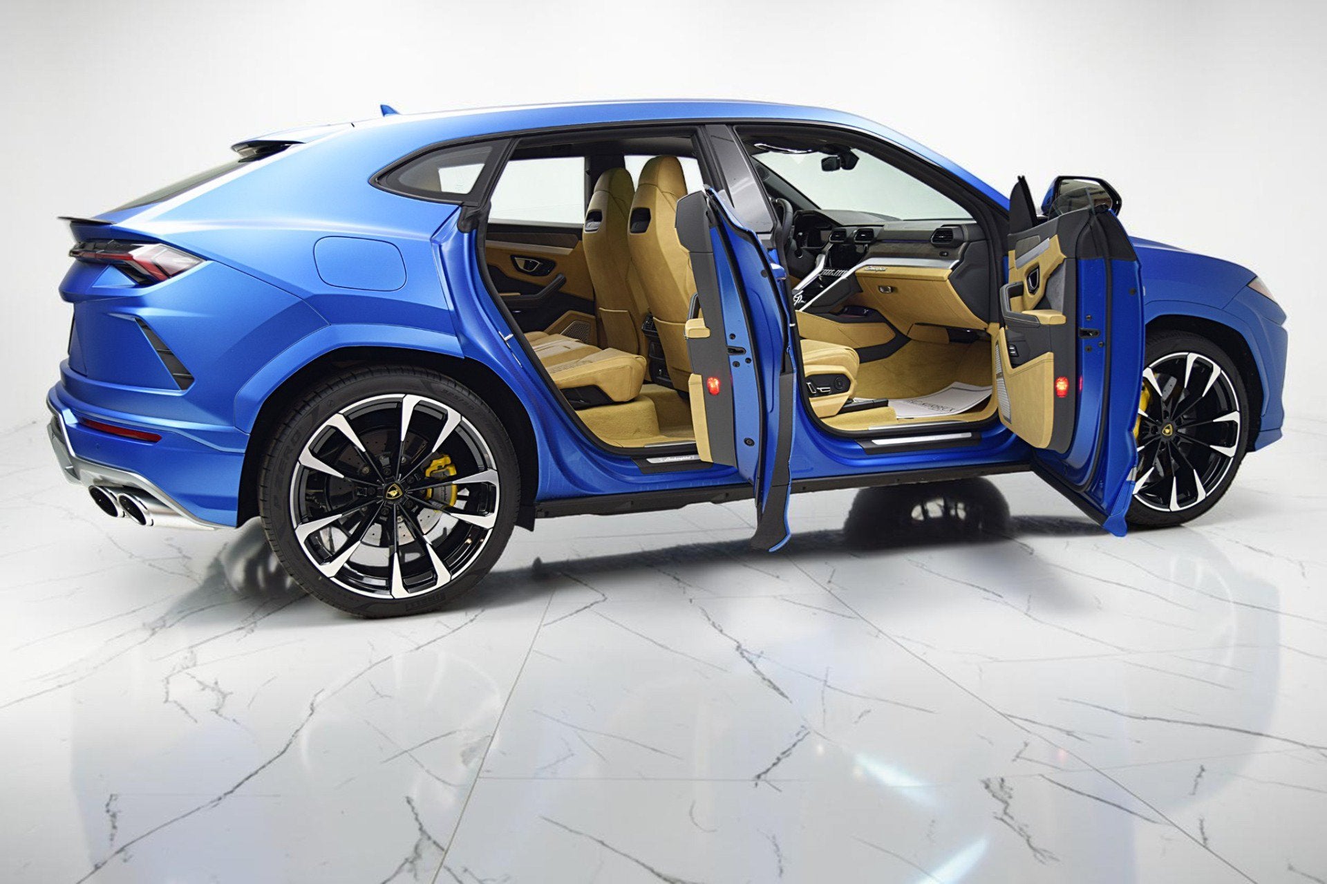 2022 Lamborghini Urus /SELEZIONE PRE-OWNED CERTIFIED