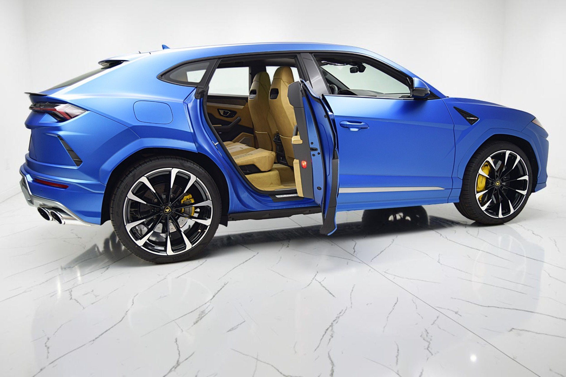 2022 Lamborghini Urus /SELEZIONE PRE-OWNED CERTIFIED