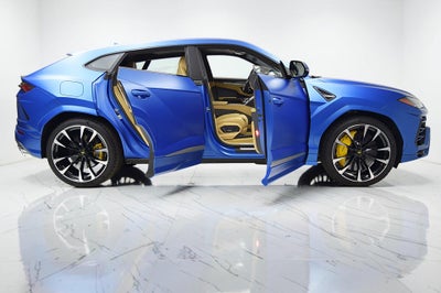 2022 Lamborghini Urus /SELEZIONE PRE-OWNED CERTIFIED