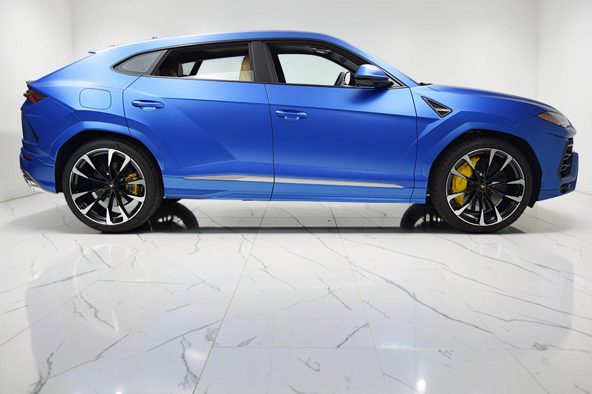 2022 Lamborghini Urus /SELEZIONE PRE-OWNED CERTIFIED