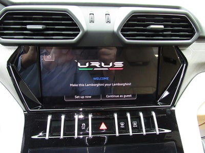 2022 Lamborghini Urus /SELEZIONE PRE-OWNED CERTIFIED