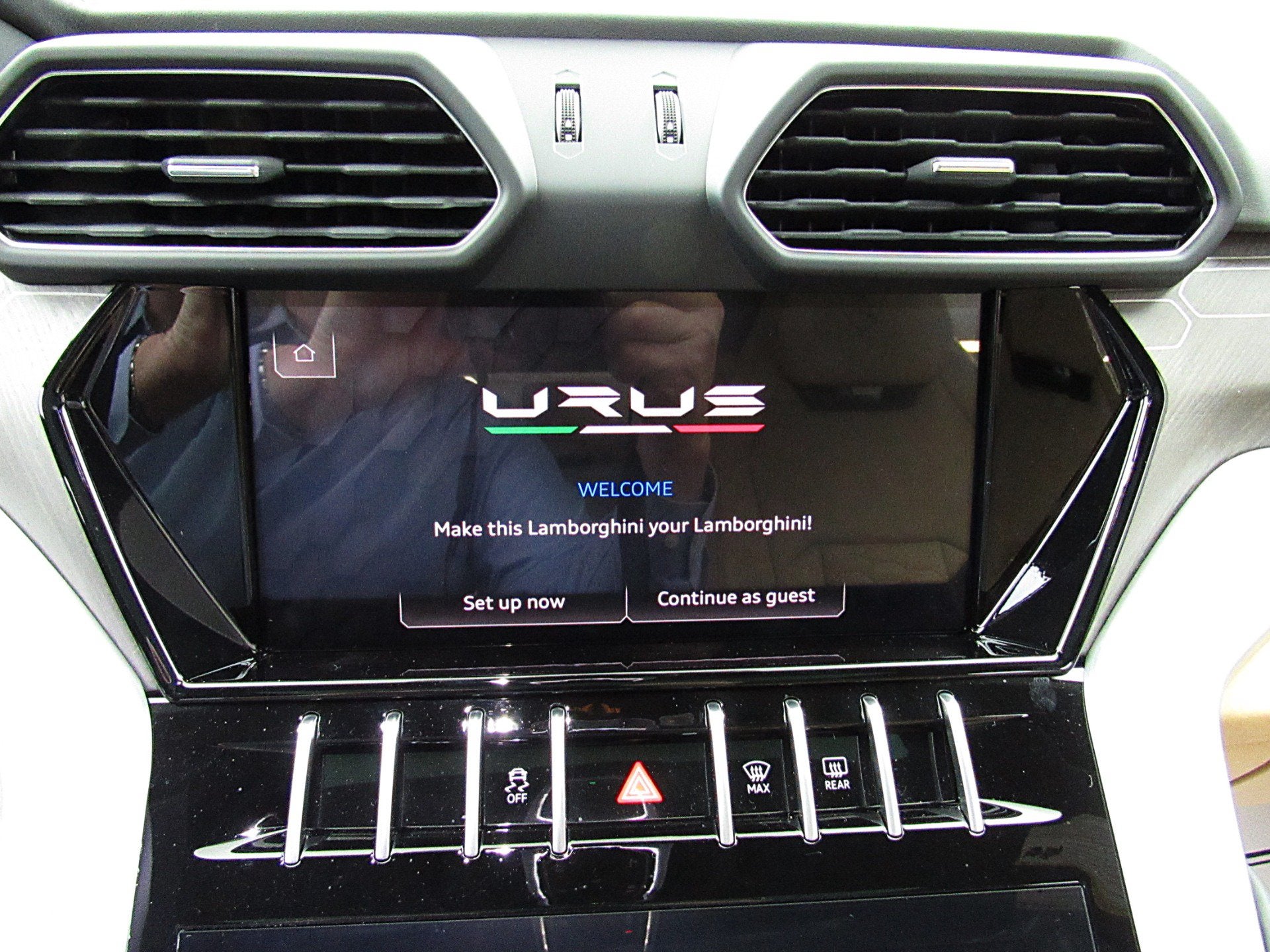 2022 Lamborghini Urus /SELEZIONE PRE-OWNED CERTIFIED