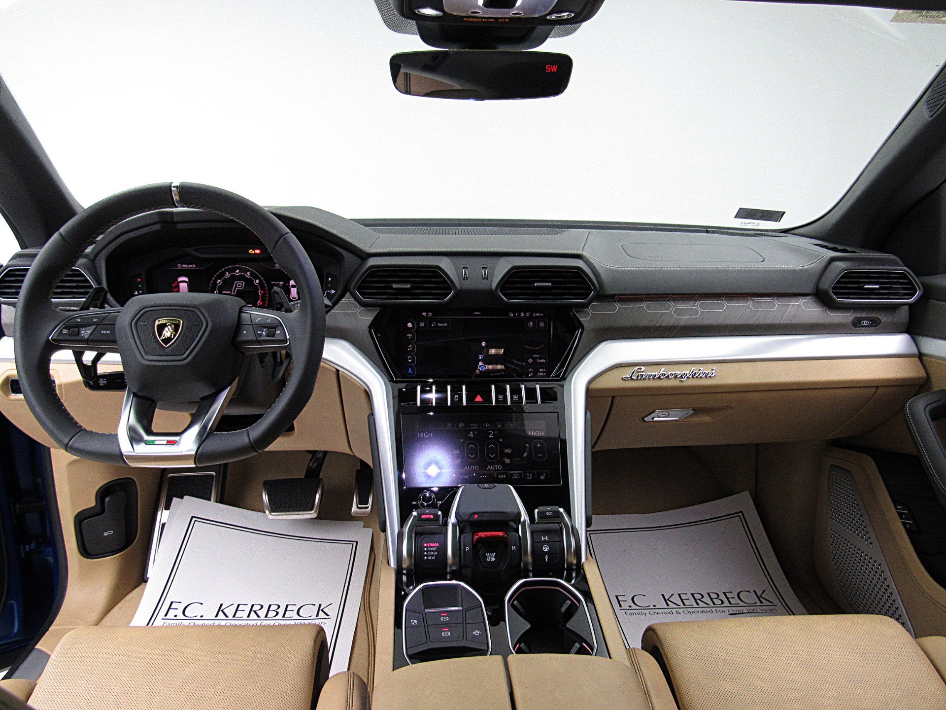 2022 Lamborghini Urus /SELEZIONE PRE-OWNED CERTIFIED