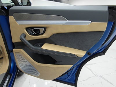 2022 Lamborghini Urus /SELEZIONE PRE-OWNED CERTIFIED