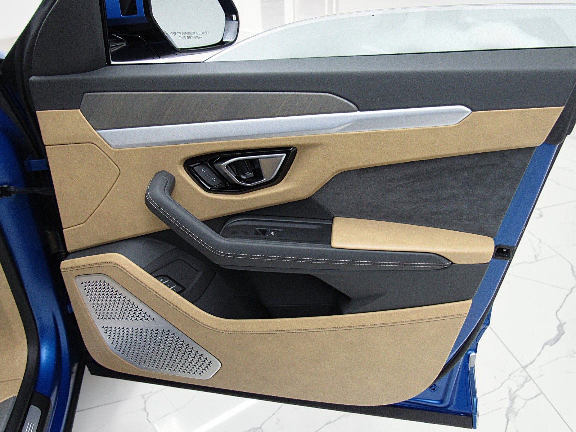 2022 Lamborghini Urus /SELEZIONE PRE-OWNED CERTIFIED