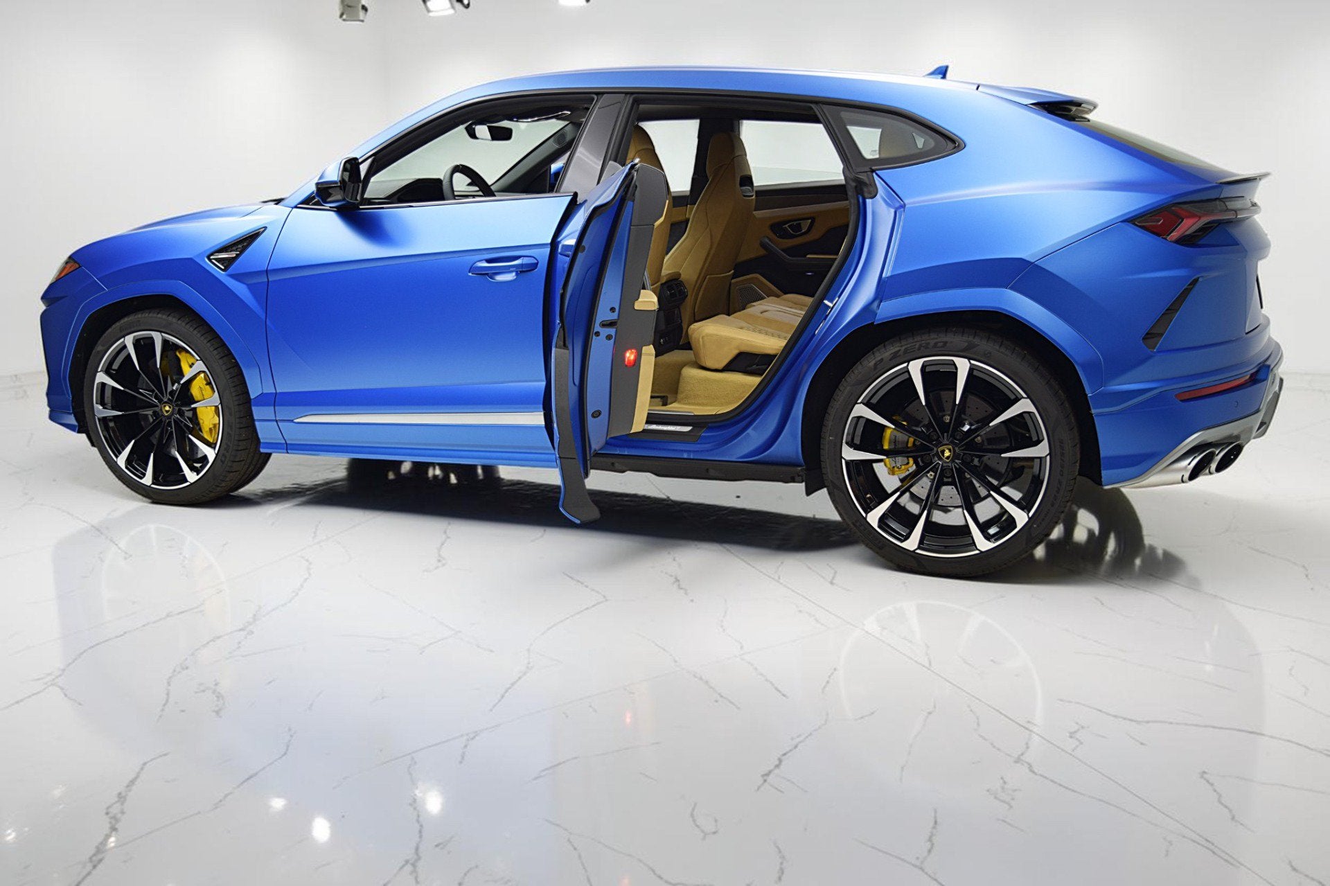 2022 Lamborghini Urus /SELEZIONE PRE-OWNED CERTIFIED