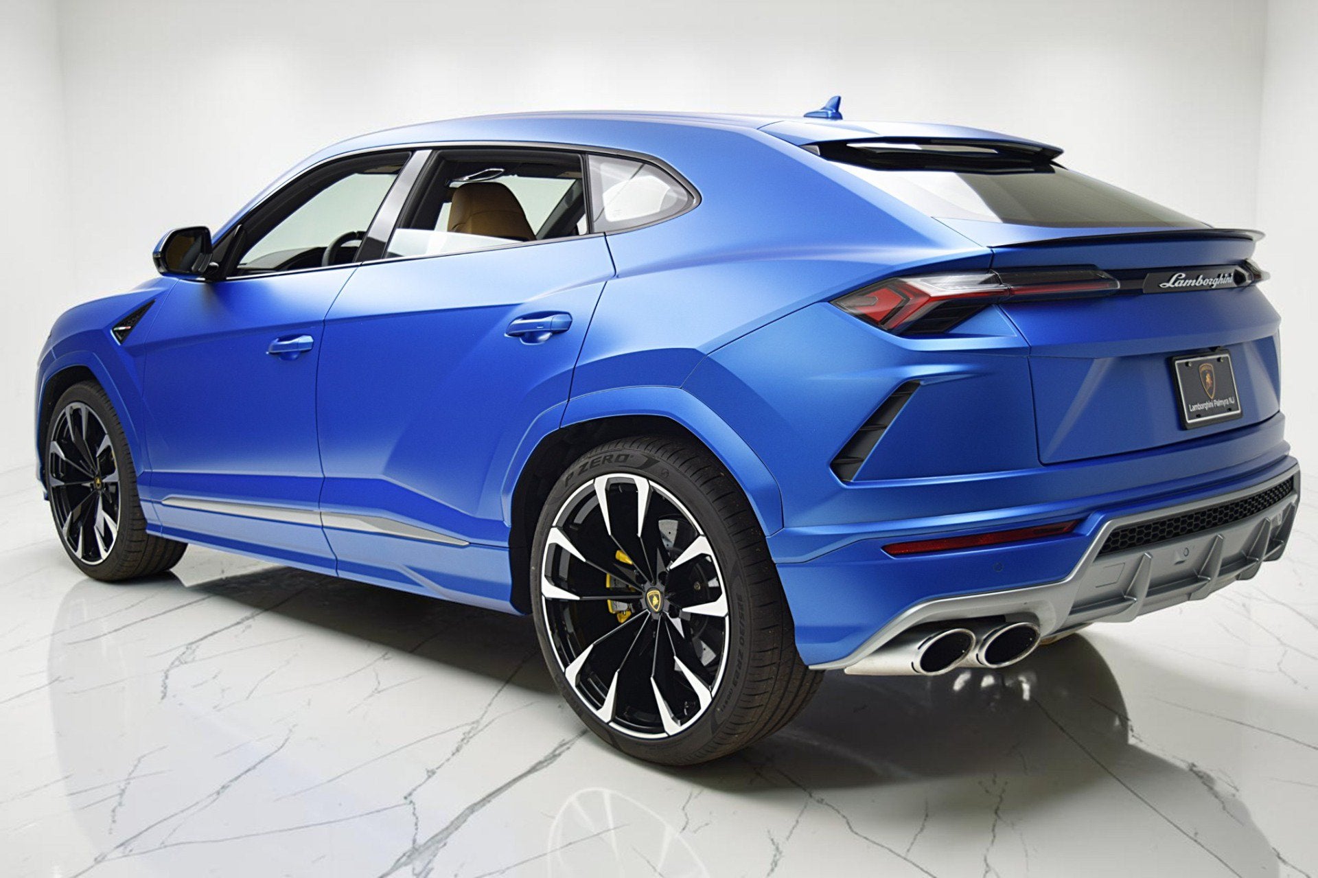 2022 Lamborghini Urus /SELEZIONE PRE-OWNED CERTIFIED