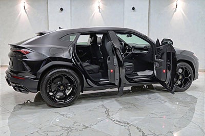 2020 Lamborghini Urus /SELEZIONE PRE-OWNED CERTIFIED