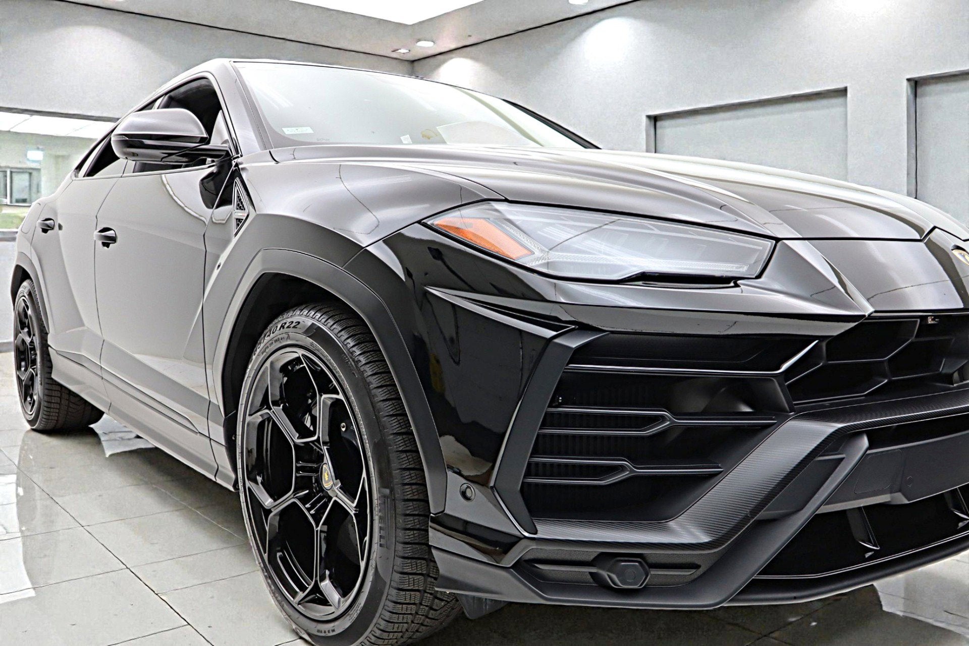2020 Lamborghini Urus /SELEZIONE PRE-OWNED CERTIFIED
