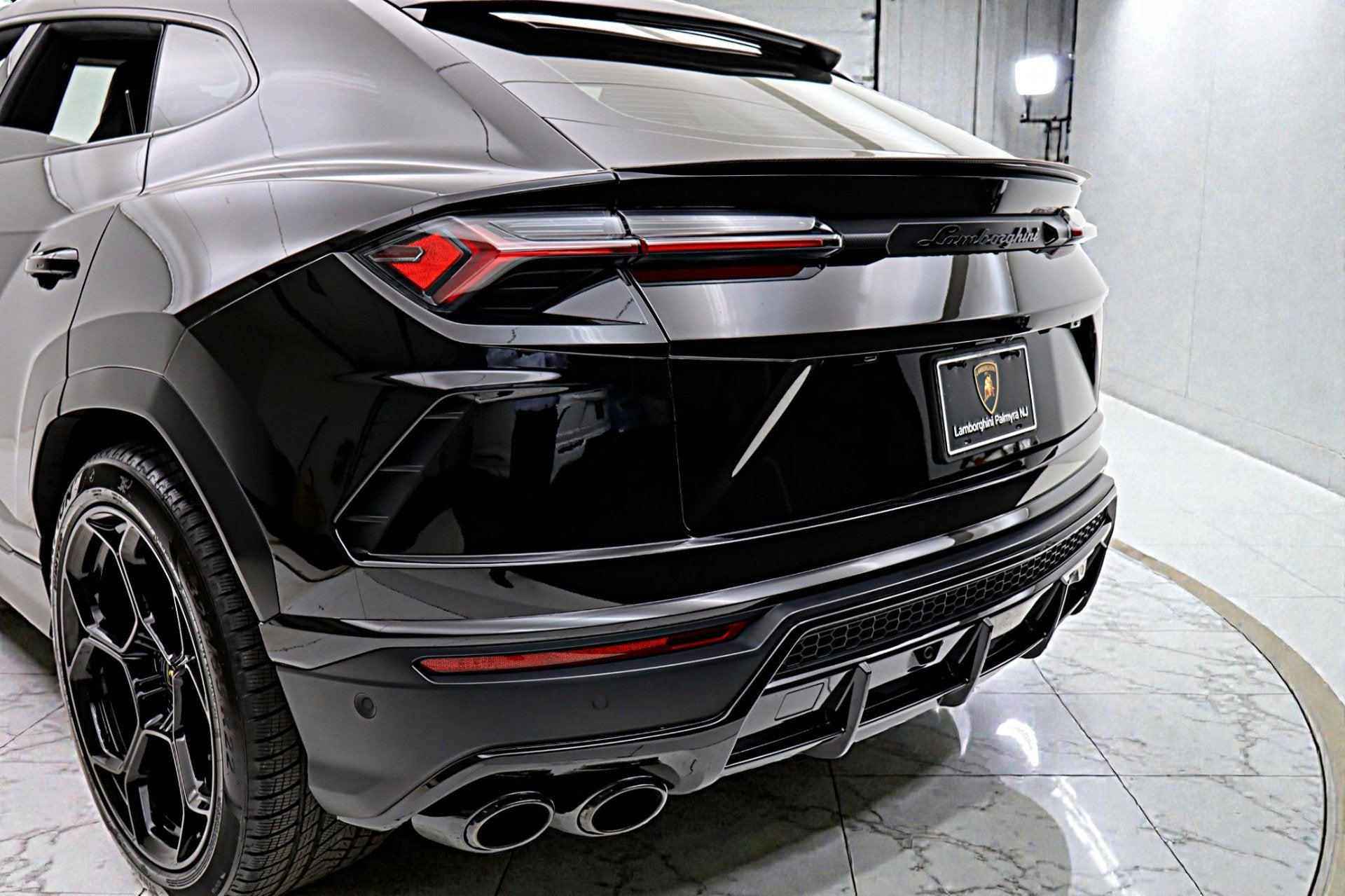 2020 Lamborghini Urus /SELEZIONE PRE-OWNED CERTIFIED
