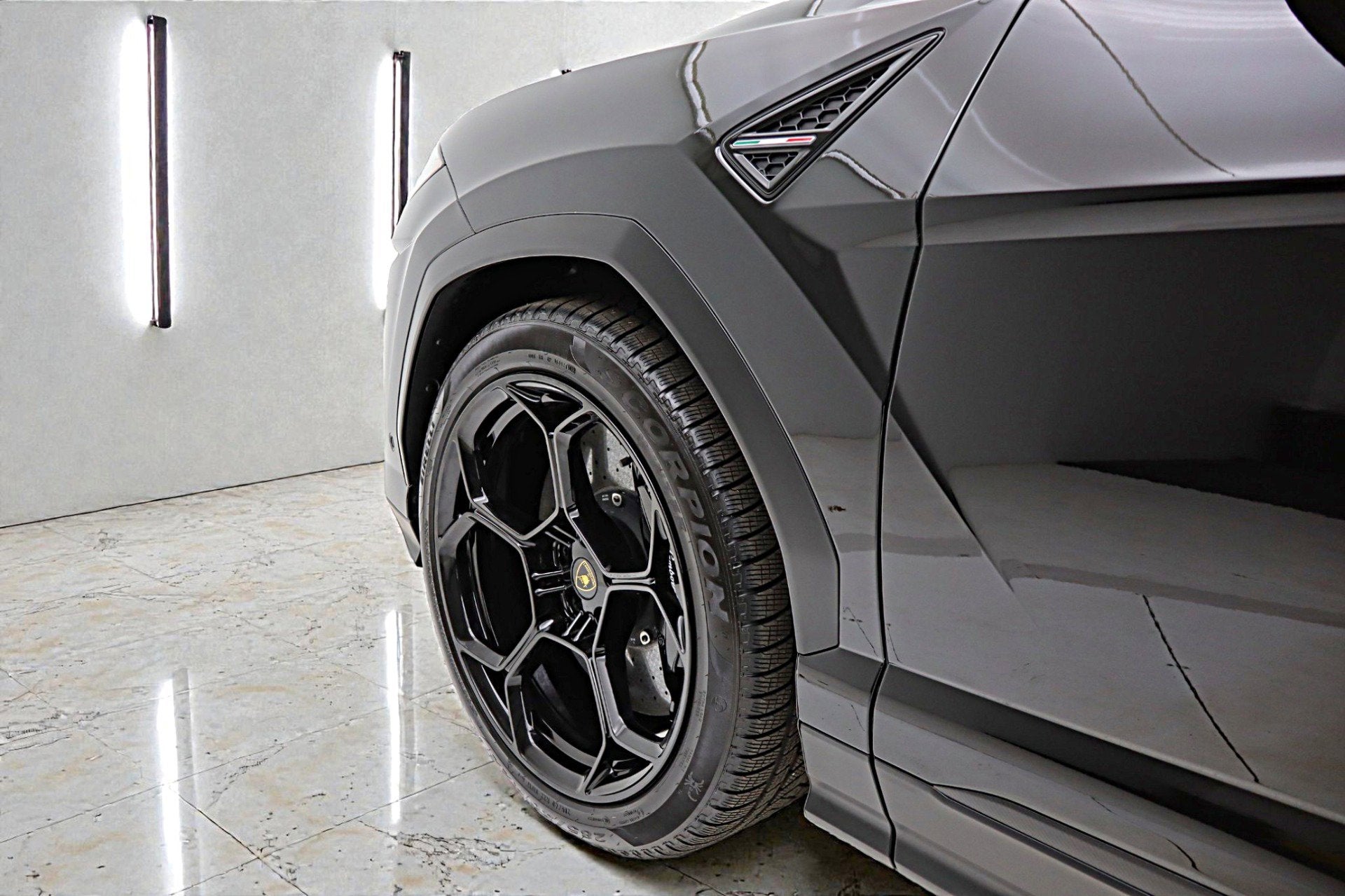 2020 Lamborghini Urus /SELEZIONE PRE-OWNED CERTIFIED