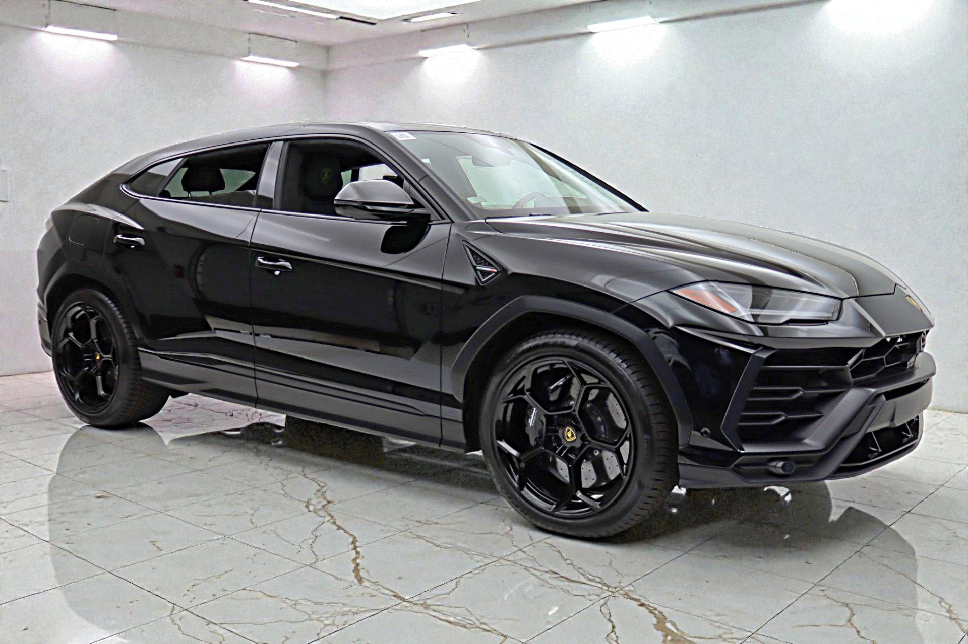 2020 Lamborghini Urus /SELEZIONE PRE-OWNED CERTIFIED