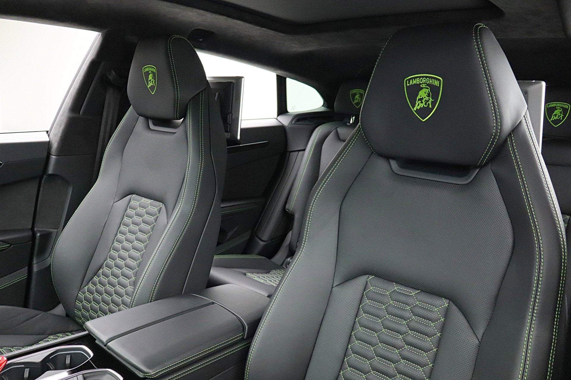 2020 Lamborghini Urus /SELEZIONE PRE-OWNED CERTIFIED