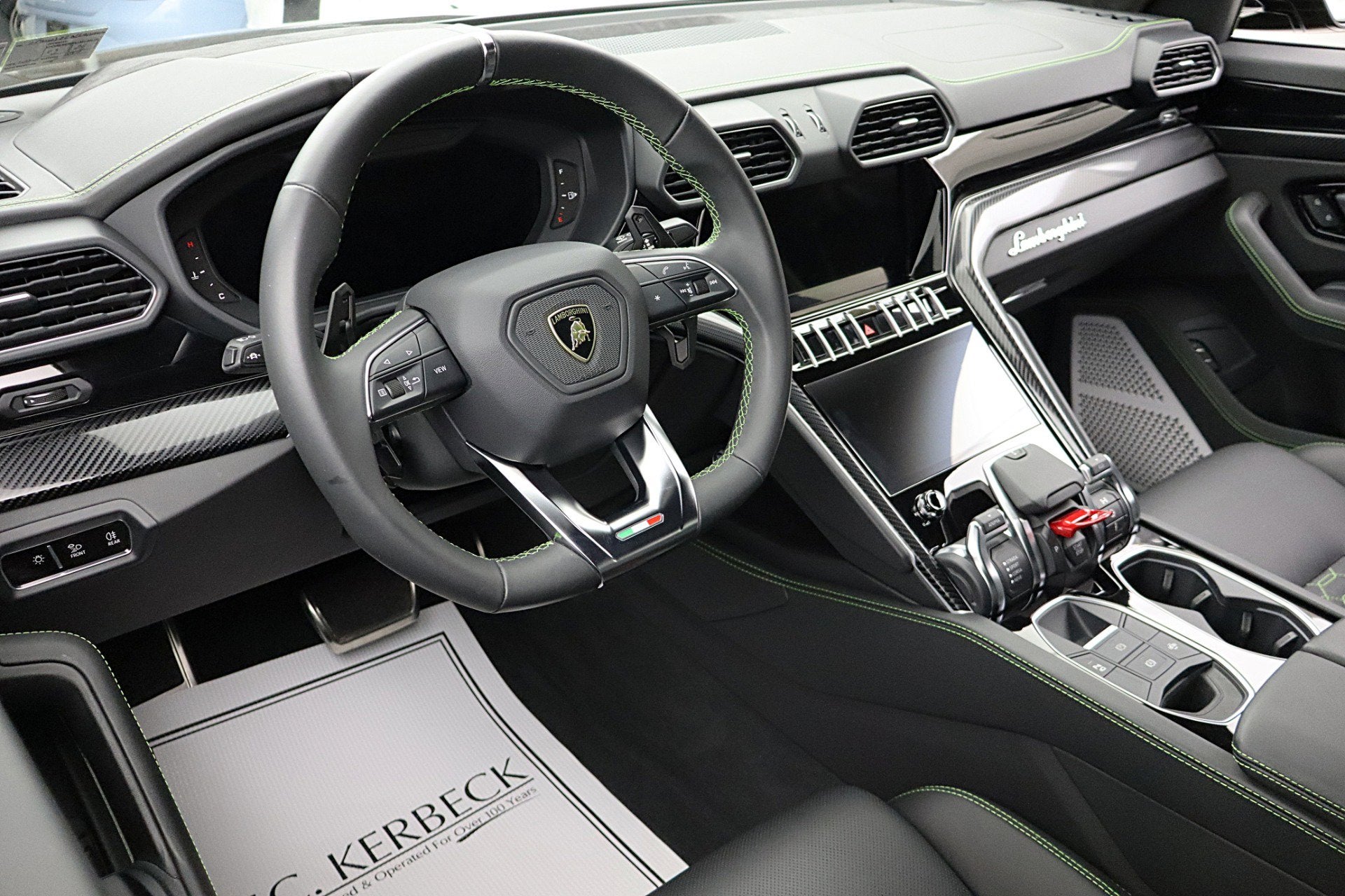 2020 Lamborghini Urus /SELEZIONE PRE-OWNED CERTIFIED