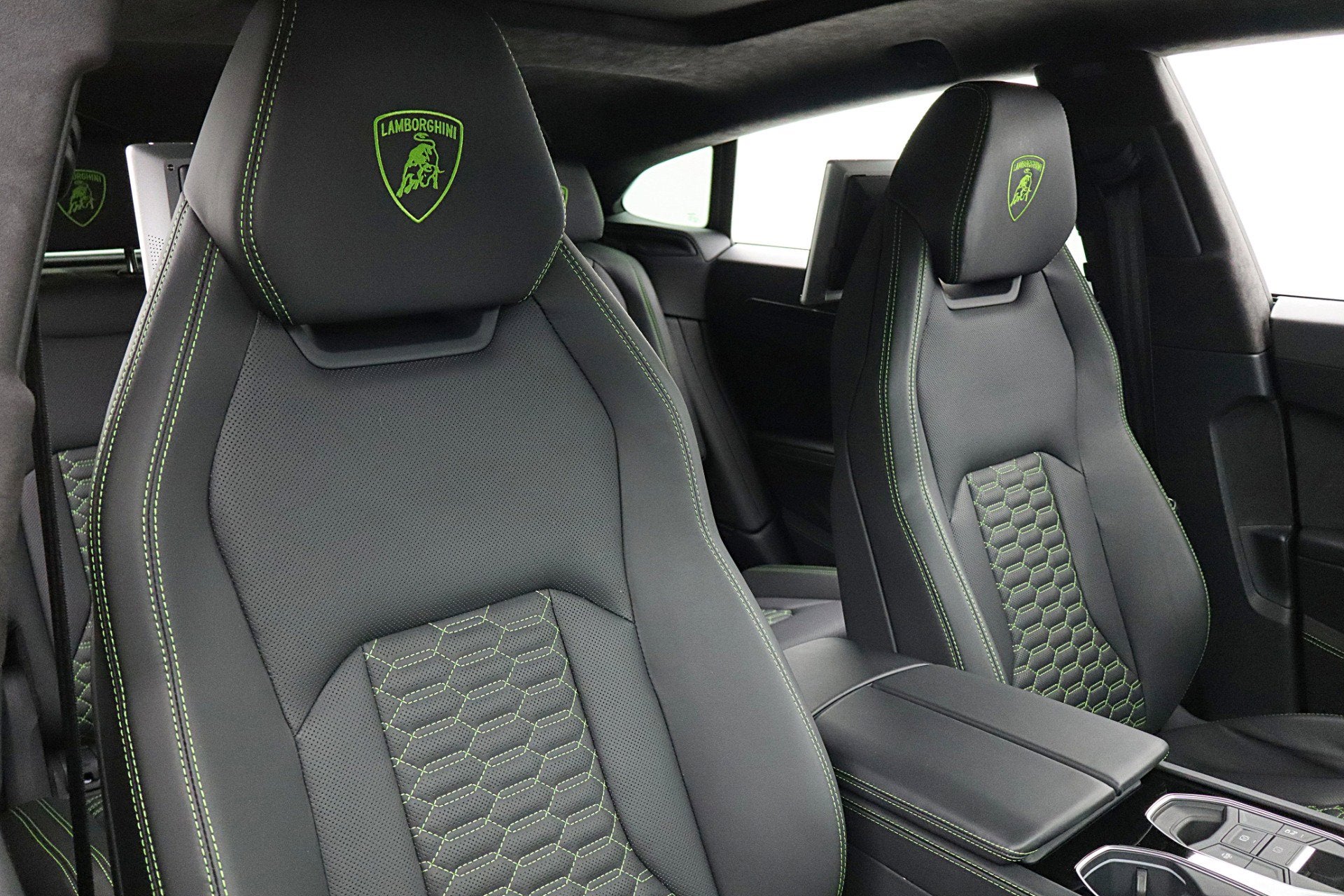 2020 Lamborghini Urus /SELEZIONE PRE-OWNED CERTIFIED