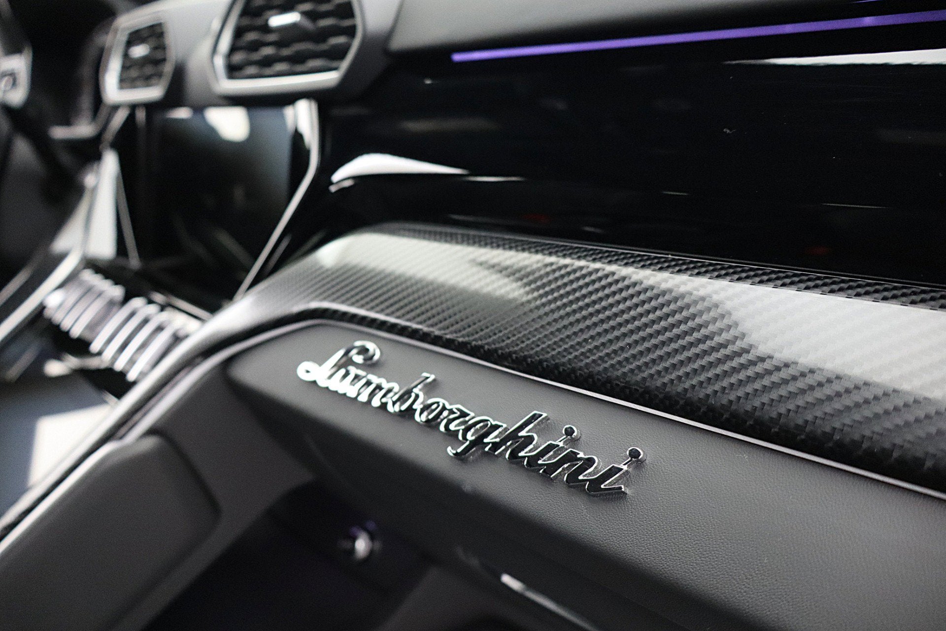 2020 Lamborghini Urus /SELEZIONE PRE-OWNED CERTIFIED