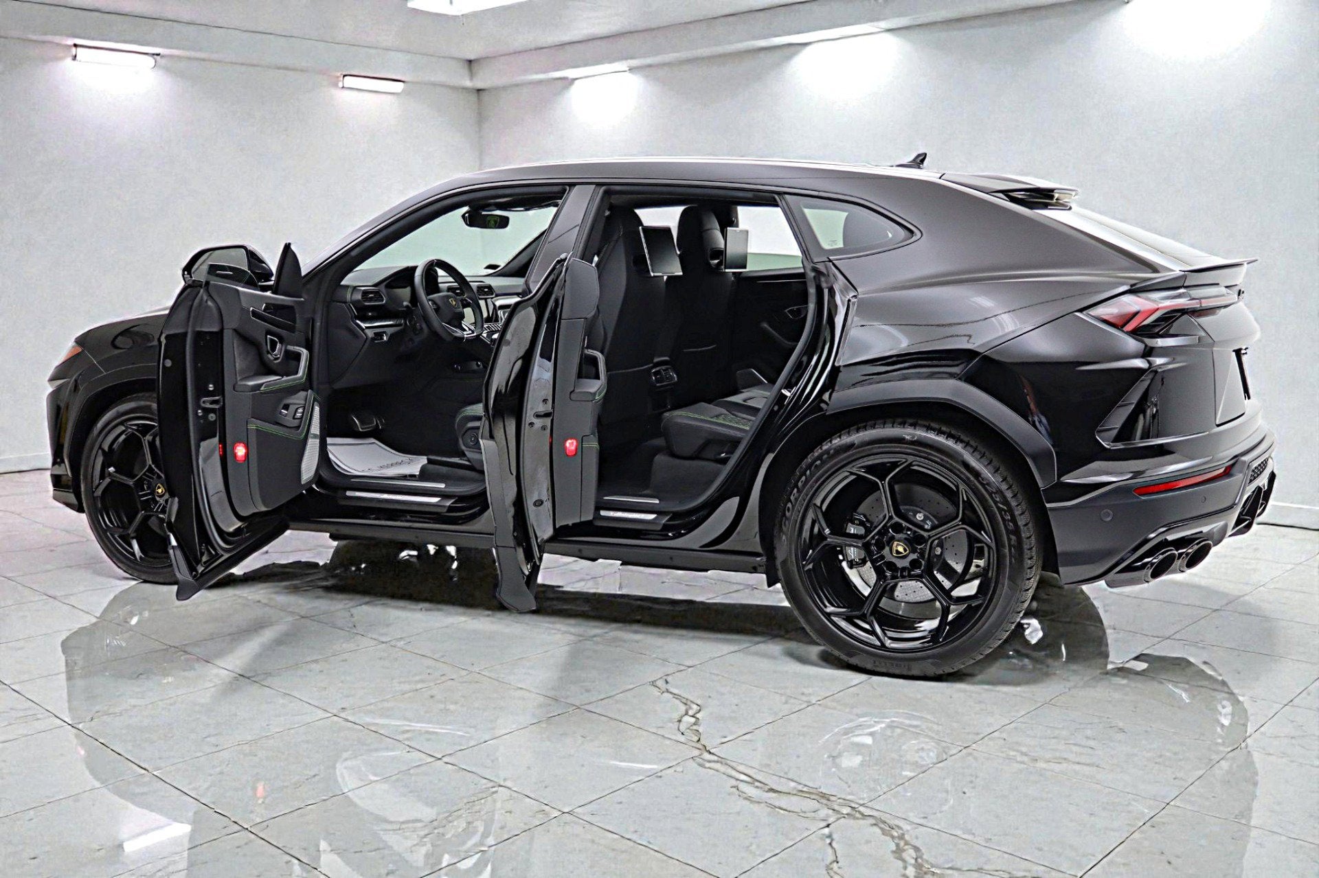 2020 Lamborghini Urus /SELEZIONE PRE-OWNED CERTIFIED