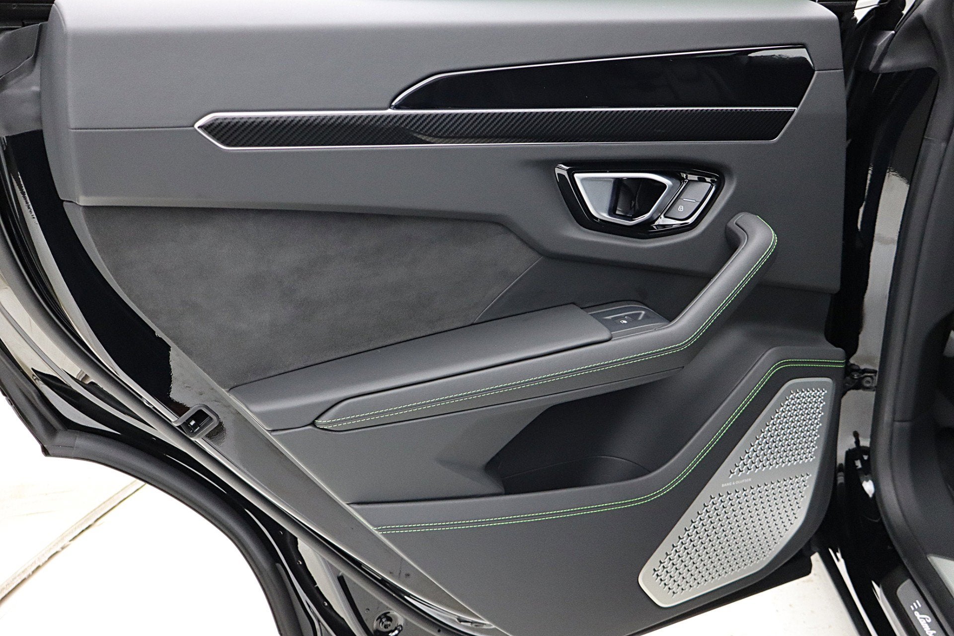 2020 Lamborghini Urus /SELEZIONE PRE-OWNED CERTIFIED