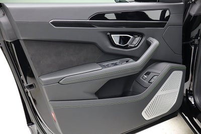 2020 Lamborghini Urus /SELEZIONE PRE-OWNED CERTIFIED