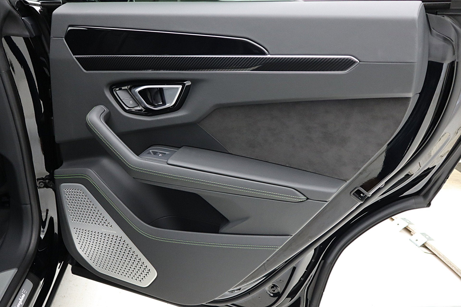 2020 Lamborghini Urus /SELEZIONE PRE-OWNED CERTIFIED