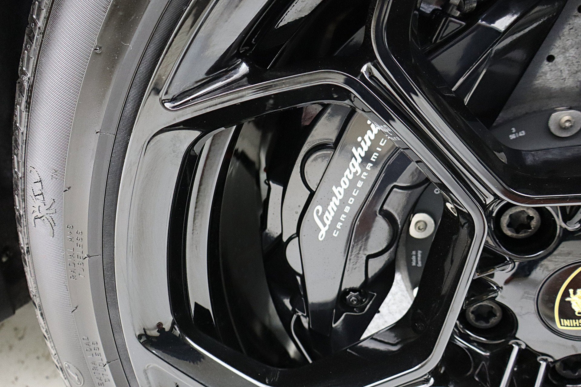 2020 Lamborghini Urus /SELEZIONE PRE-OWNED CERTIFIED