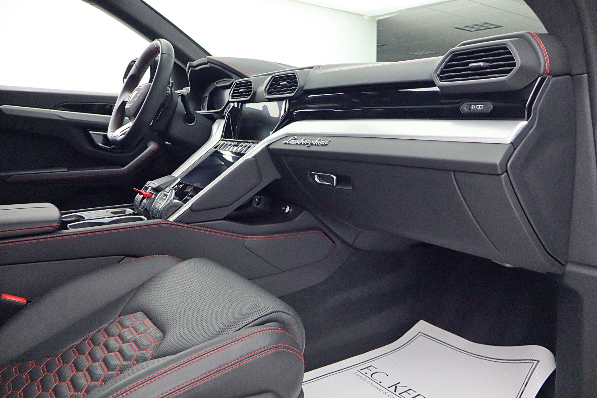 2020 Lamborghini Urus Urus SELEZIONE PRE-OWNED CERTIFIED