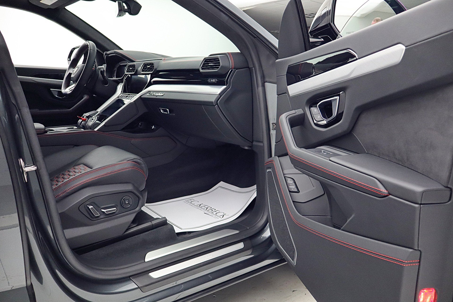 2020 Lamborghini Urus Urus SELEZIONE PRE-OWNED CERTIFIED