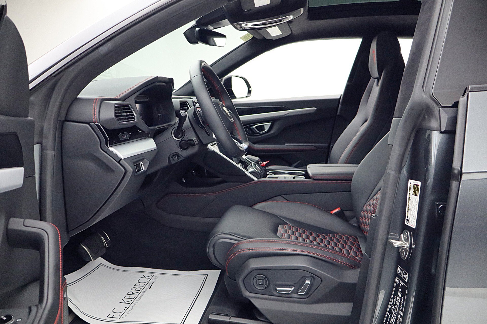 2020 Lamborghini Urus Urus SELEZIONE PRE-OWNED CERTIFIED