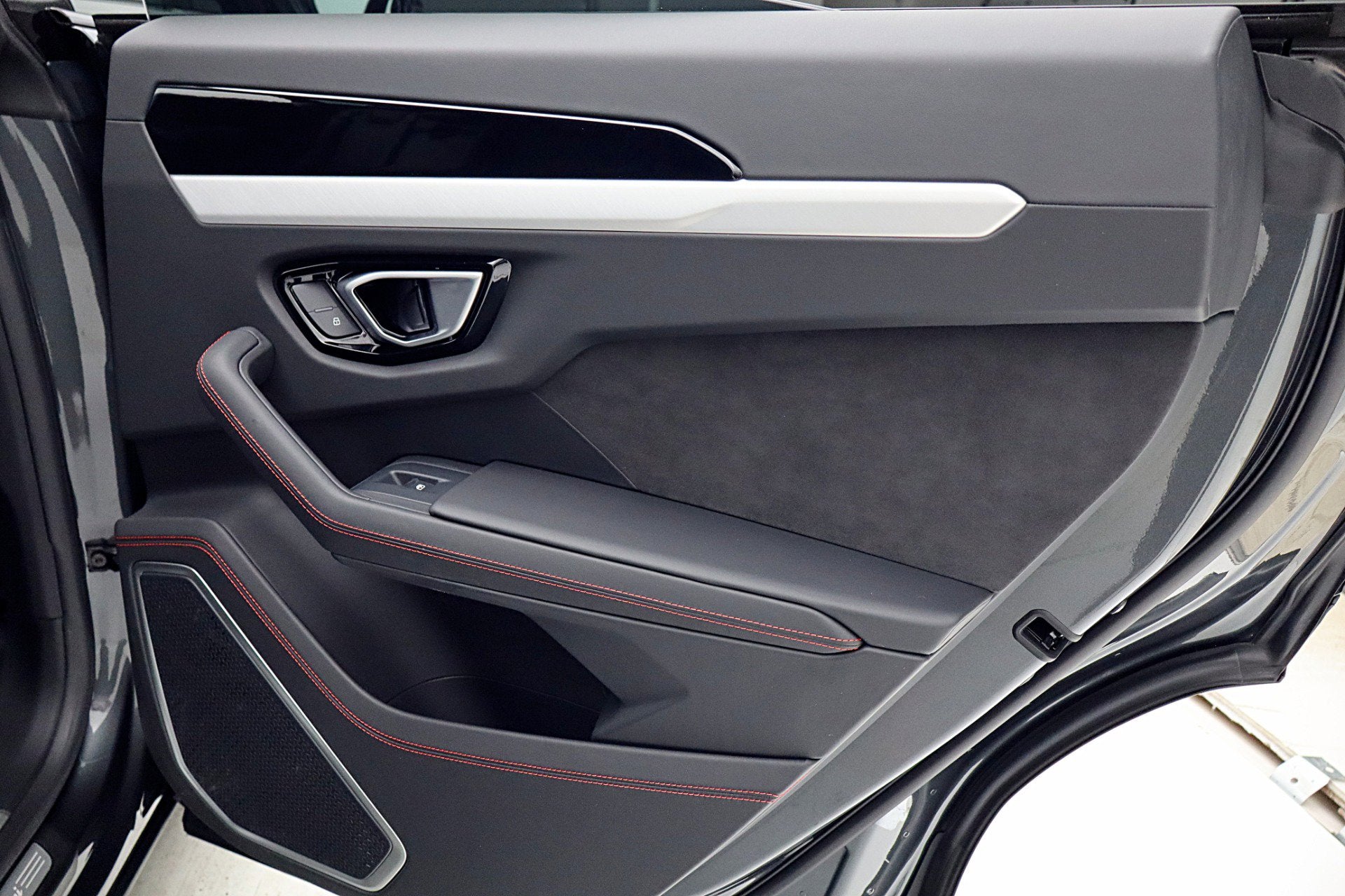 2020 Lamborghini Urus Urus SELEZIONE PRE-OWNED CERTIFIED