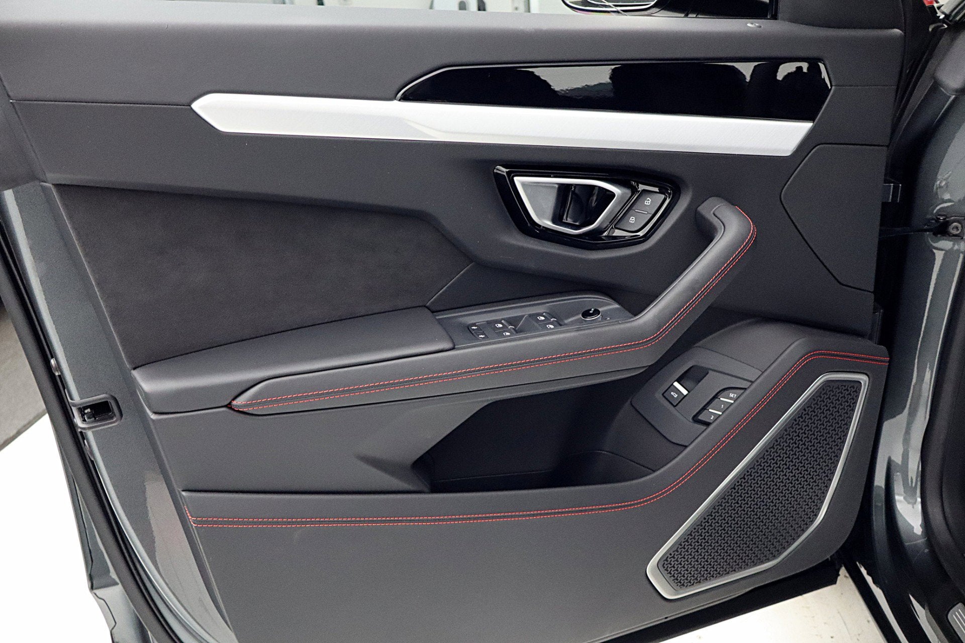 2020 Lamborghini Urus Urus SELEZIONE PRE-OWNED CERTIFIED