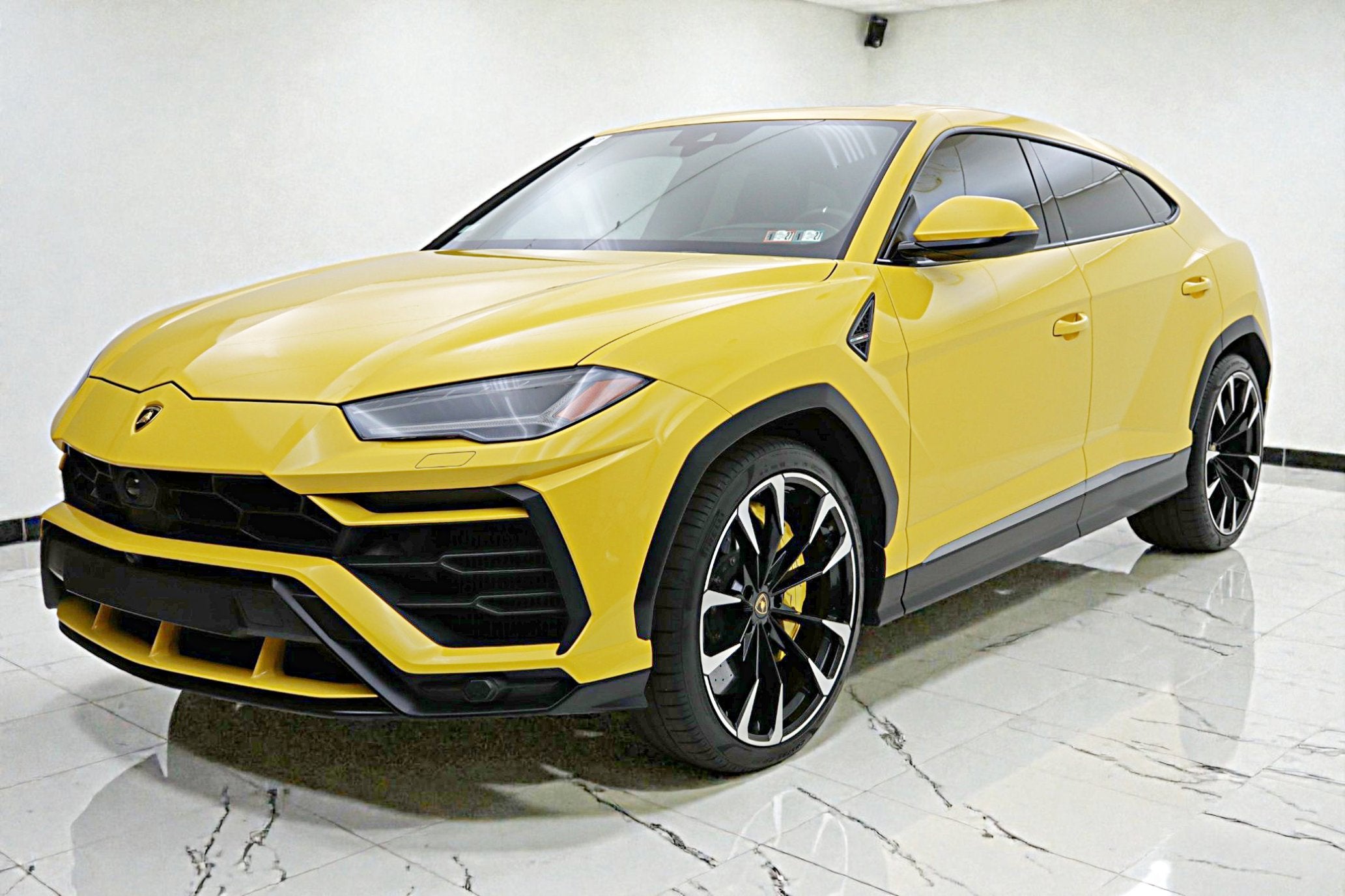 2022 Lamborghini Urus /SELEZIONE PRE-OWNED CERTIFIED