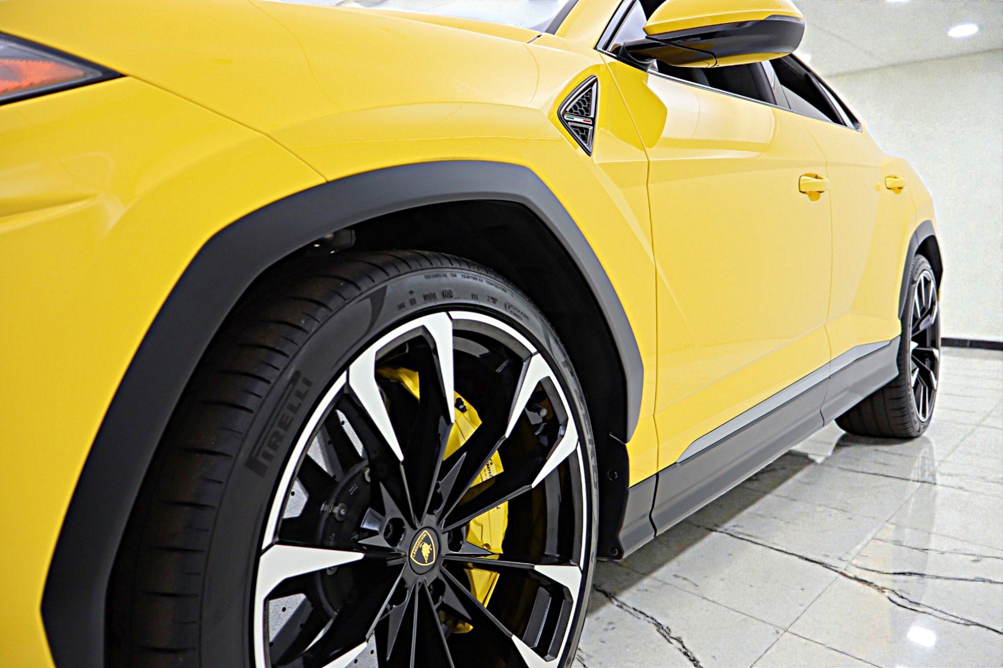 2022 Lamborghini Urus /SELEZIONE PRE-OWNED CERTIFIED