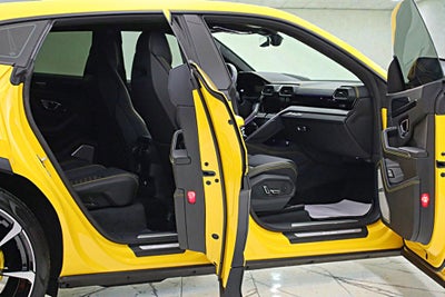 2022 Lamborghini Urus /SELEZIONE PRE-OWNED CERTIFIED