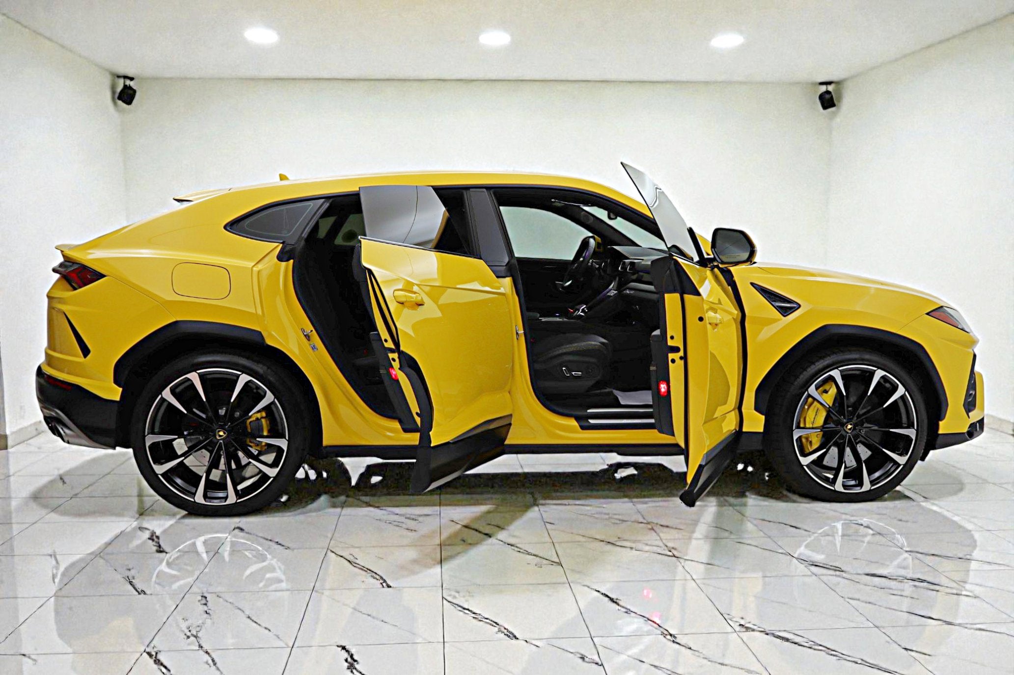 2022 Lamborghini Urus /SELEZIONE PRE-OWNED CERTIFIED