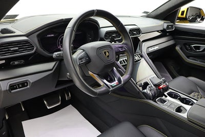 2022 Lamborghini Urus /SELEZIONE PRE-OWNED CERTIFIED
